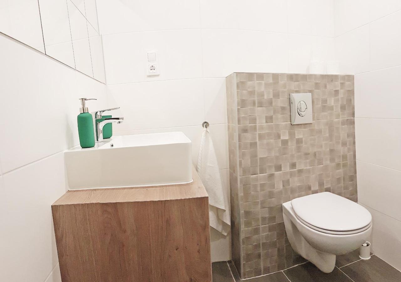 Апартаменты Luxury New Cozy Flat At Dob Street Nearby Gozsdu Court