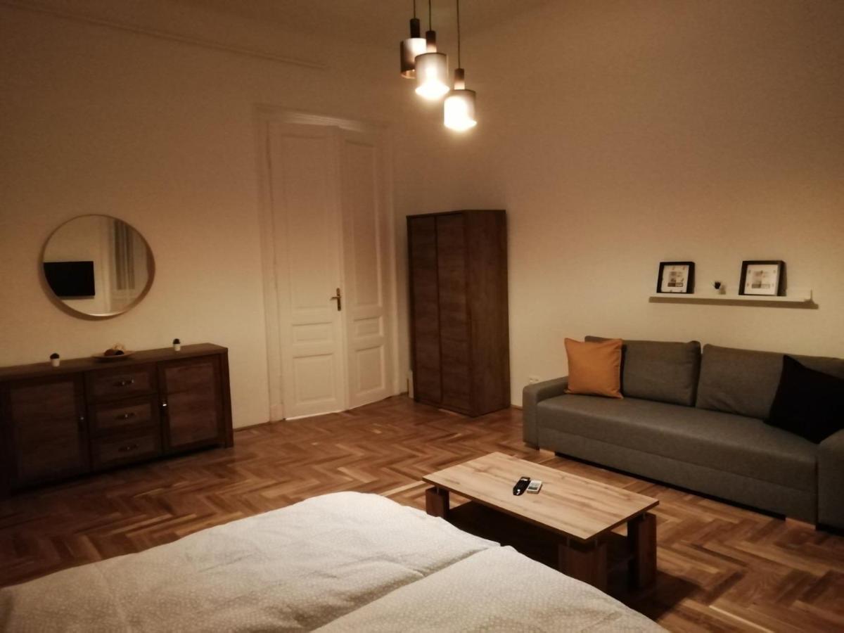 Апартаменты Luxury New Cozy Flat At Dob Street Nearby Gozsdu Court Будапешт