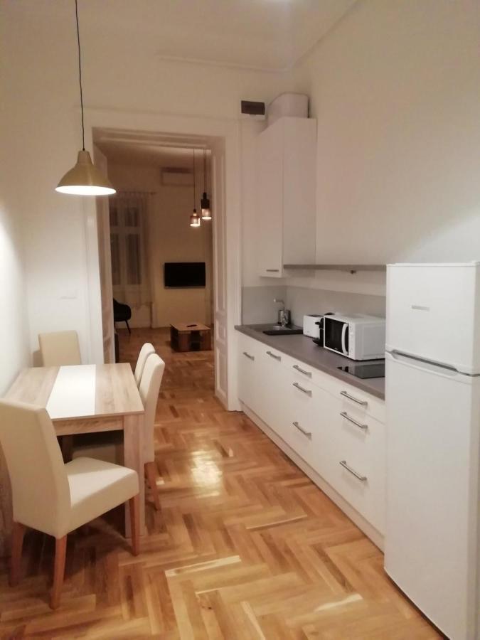 Апартаменты Luxury New Cozy Flat At Dob Street Nearby Gozsdu Court *